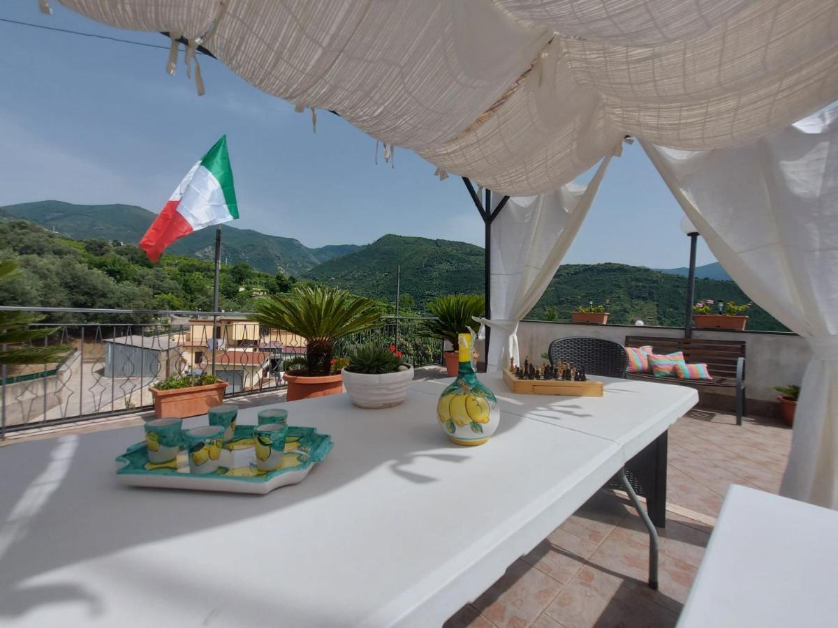 B&B L'Abbraccio Casola di Napoli Екстер'єр фото